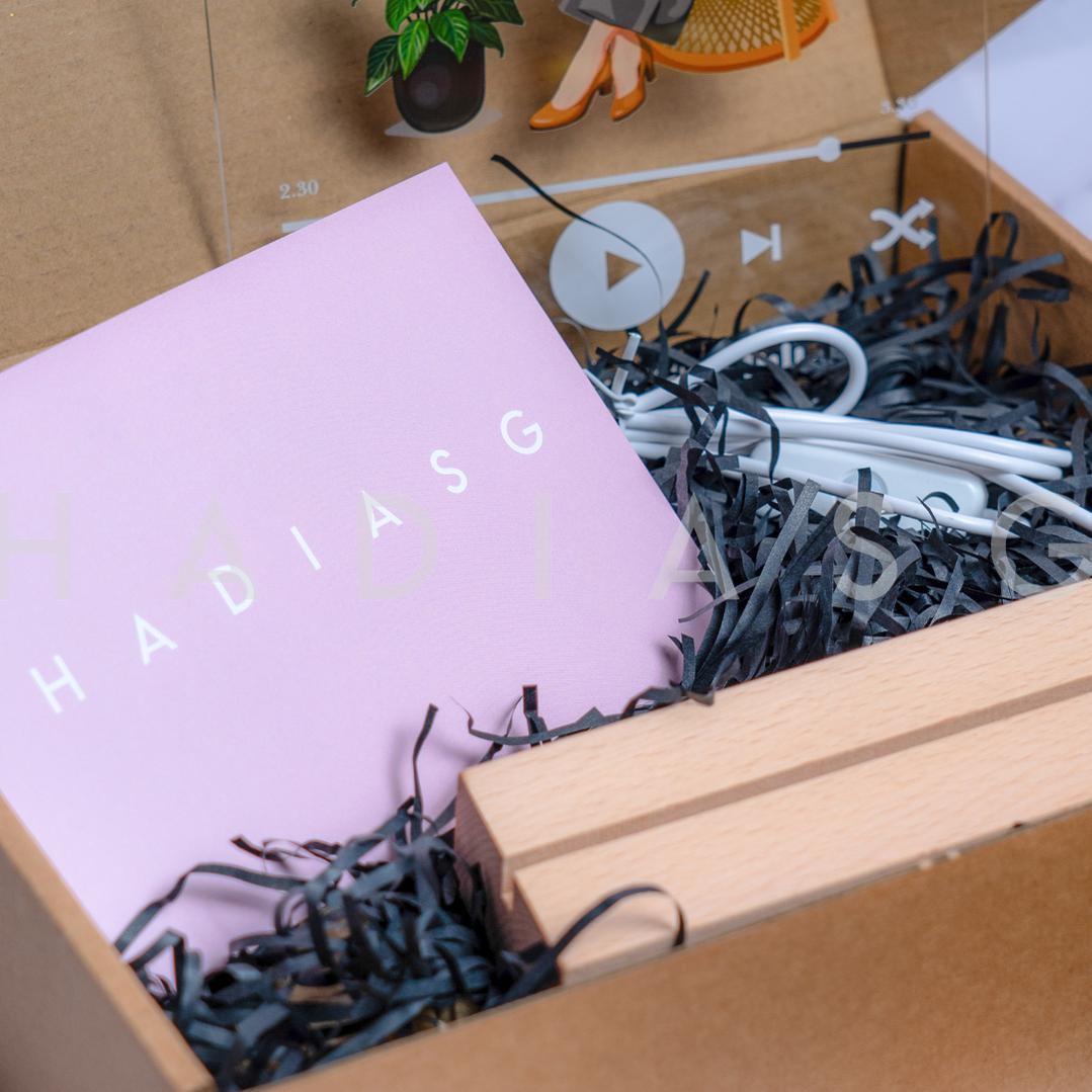 CLEARANCE SALE : Personalised Spotify Music Plaque – Photo or Illustration